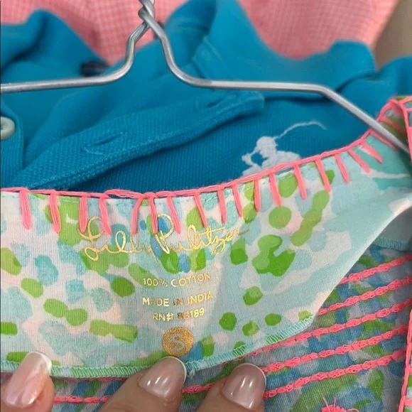 Lilly Pulitzer Green and Pink Graphic Blouse with Cap Sleeves - Picture 2 of 3